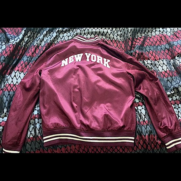 I’m selling a raulph laruen jacket.this is my first sell on this app